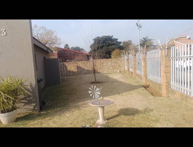 4 BEDROOM HOUSE FOR SALE IN EIKE PARK